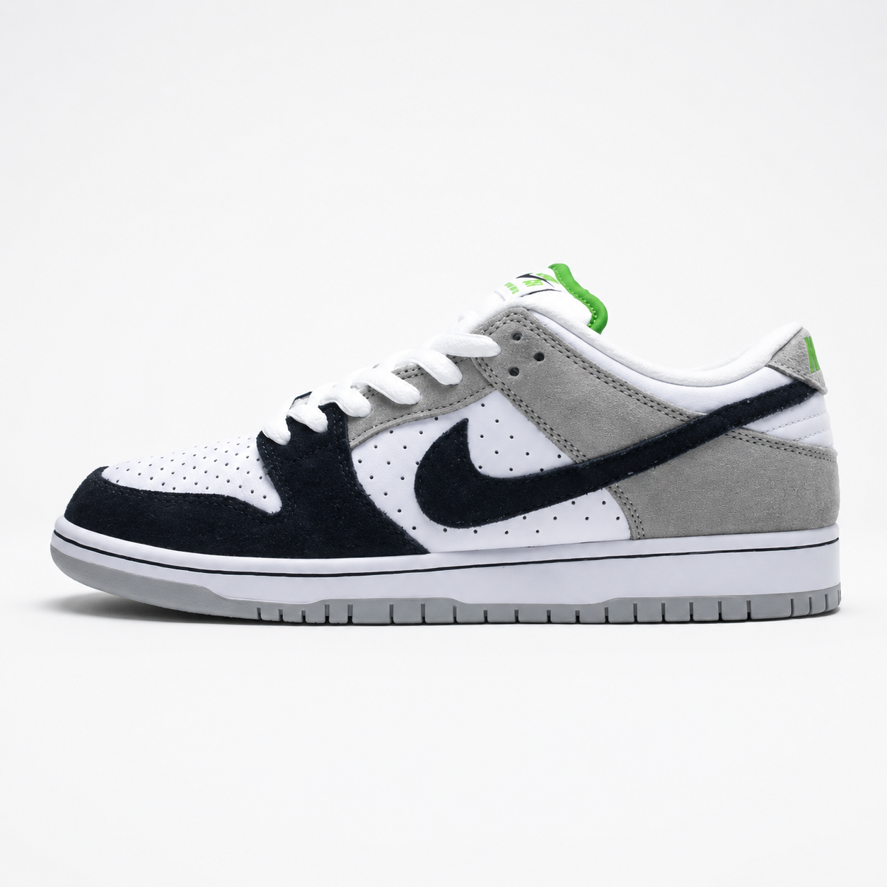 Nike SB Dunk Low Chlorophyll